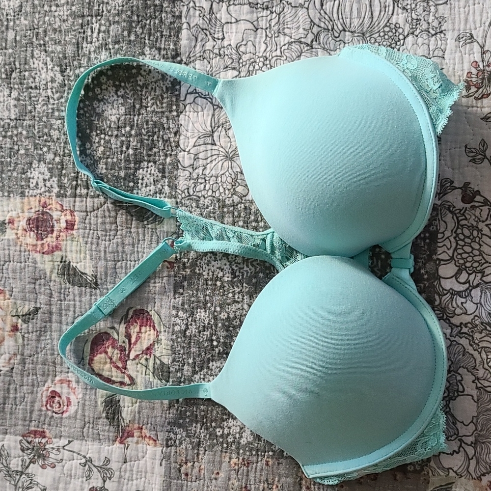 Victoria's Secret Padded & Lined, Front Close Raceback Bra With Lace, 38C.